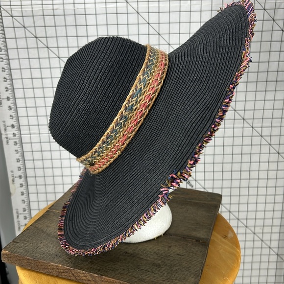 CC exclusives paper polyester blend summer beach chat - Picture 2 of 11